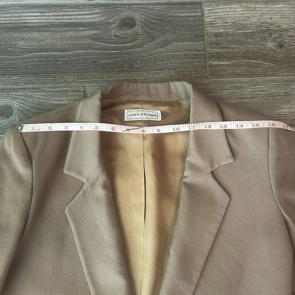 VTG JONES NEW YORK Women's Tan Double Breasted Blazer 100% Wool‎ Classic Style L